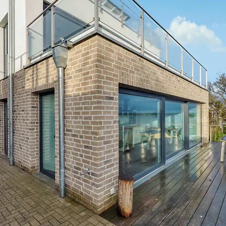 2 Bedroom In *