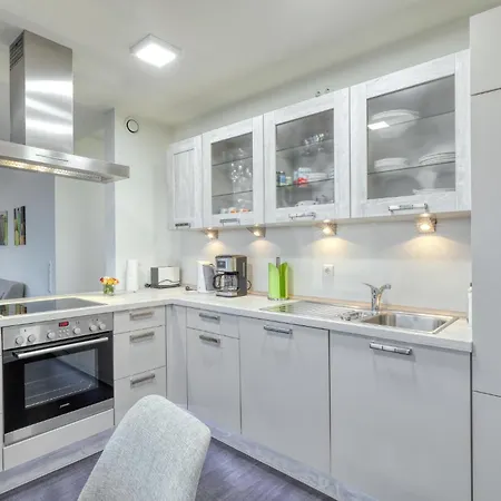 Apartment 2 Bedroom Front In *