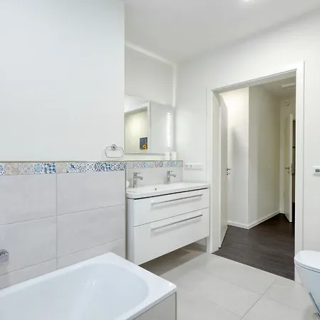 Apartment 2 Bedroom Front In