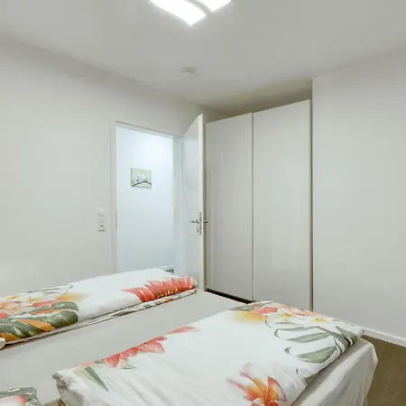 2 Bedroom Beach Front Apartment In Eckernfoerde Apartmán *